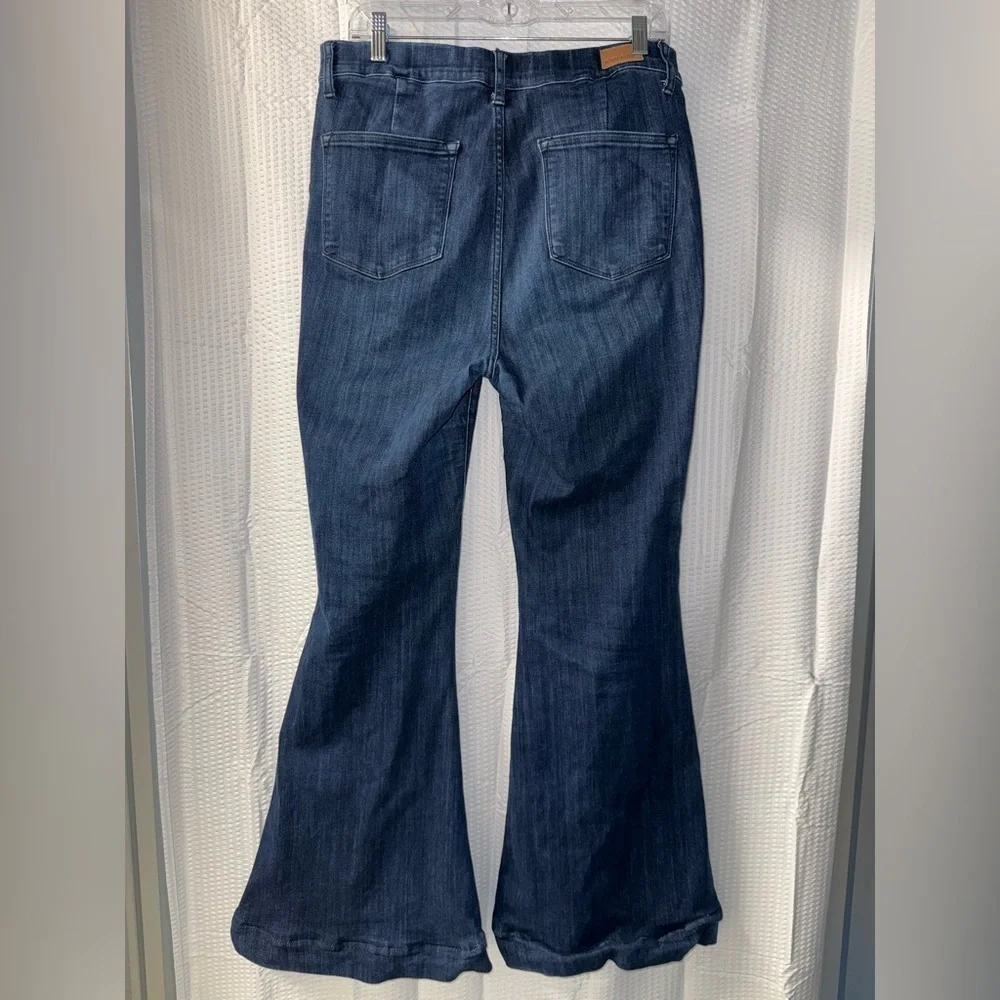 Judy Blue high-rise pull-on super flare jeans in a dark wash Size 31 ( ALTERED)